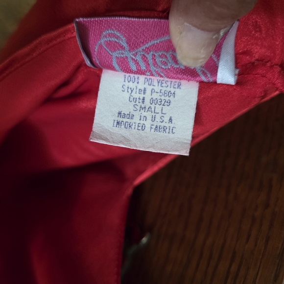 Red satin look nightgown and half robe. - Picture 4 of 9